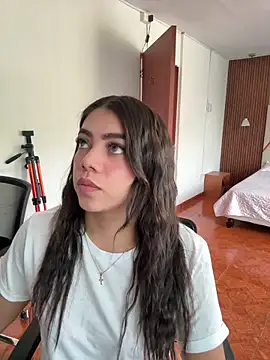 Luna rousse26 online show from 04/04/26, 12:34