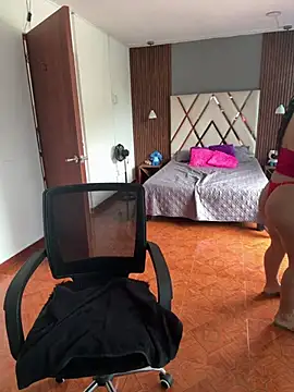 Luna rousse26 online show from 04/10/26, 12:12