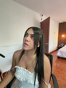 Luna rousse26 online show from 04/01/26, 12:06