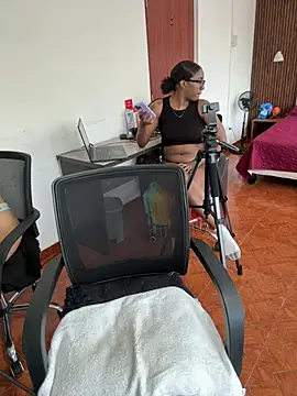 Luna rousse26 online show from 03/13/26, 12:32