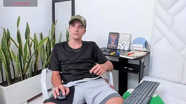 Snapshot of bad_boy_cum_ chatting on 02/21/26, 04:25 bad boy cum online show from 02/21/26, 04:25