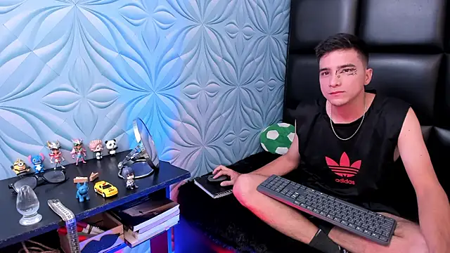 Snapshot of bad_boy_cum_ chatting on 03/03/26, 02:40 bad boy cum online show from 03/03/26, 02:40