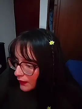 daphneev online show from 05/13/26, 06:42