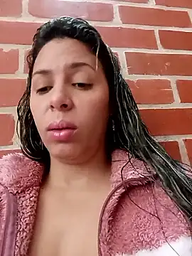 Snapshot of kiki_milu chatting on 06/19/26, 08:14 kiki milu online show from 06/19/26, 08:14