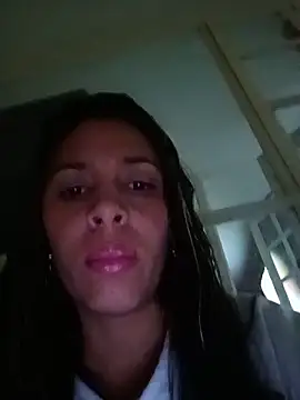 Snapshot of kiki_milu chatting on 06/07/26, 01:33 kiki milu online show from 06/07/26, 01:33