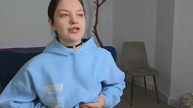 DeliaEffy online show from 03/24/26, 01:00