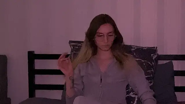 missmiroslava online show from 03/03/26, 07:54