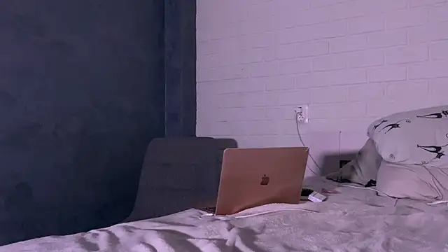 missmiroslava online show from 04/13/26, 01:15