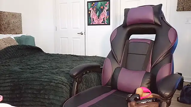 LanayaOnline online show from 04/11/26, 10:13