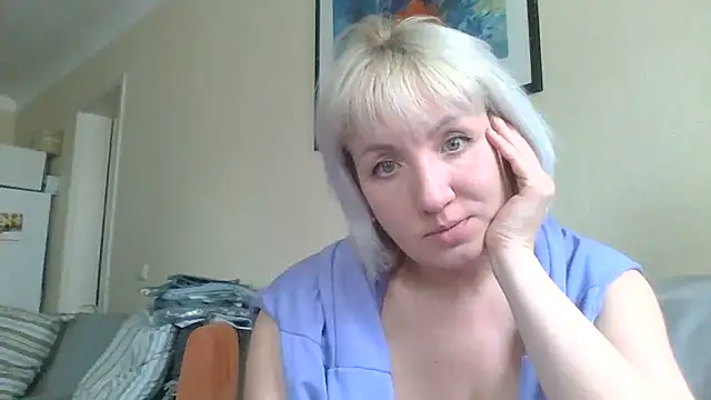 Snapshot of Alena1107 chatting on 02/17/26, 01:52 Alena1107 online show from 02/17/26, 01:52