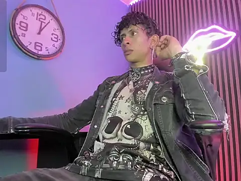 Maximoking26 online show from 03/07/26, 04:41