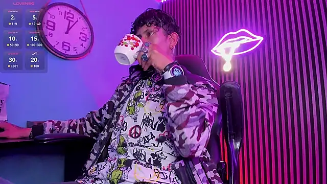 Maximoking26 online show from 03/08/26, 04:16