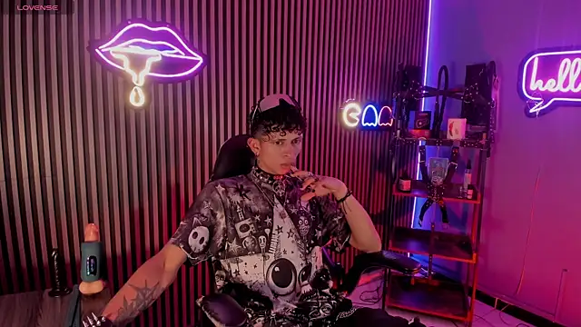 Maximoking26 online show from 04/15/26, 02:06