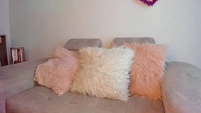 Snapshot of Tylla__ chatting on 02/24/26, 05:08 Tylla online show from 02/24/26, 05:08