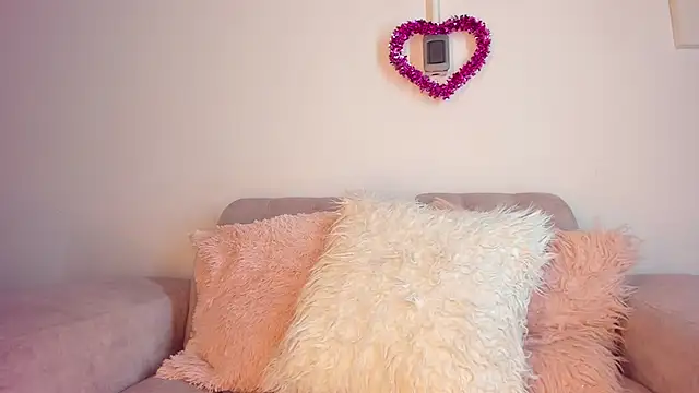 Snapshot of Tylla__ chatting on 02/25/26, 05:07 Tylla online show from 02/25/26, 05:07