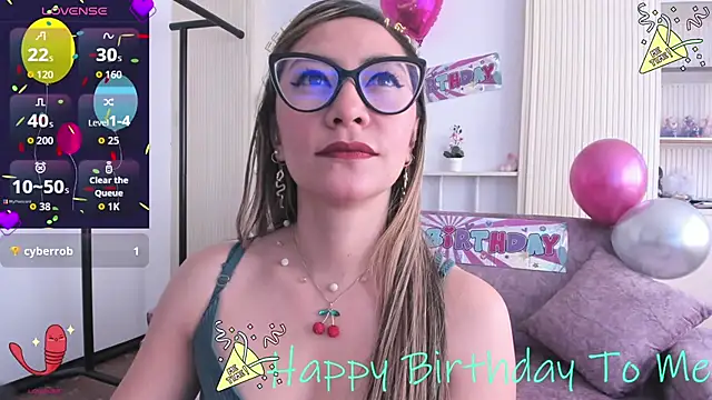 Snapshot of VelvetMouth_ chatting on 05/15/26, 02:15 VelvetMouth online show from 05/15/26, 02:15