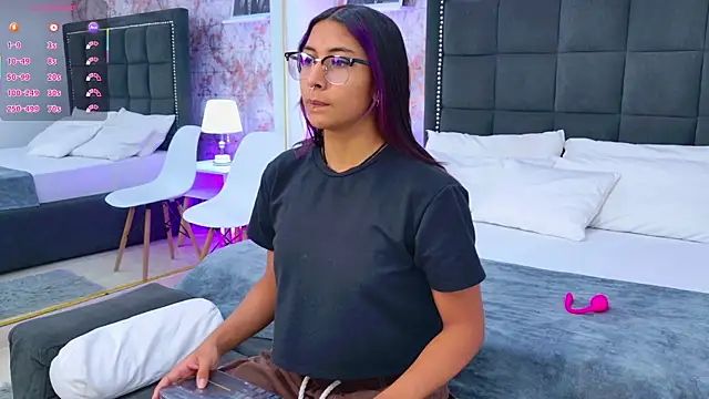 Raven Gloomy online show from 05/20/26, 12:35