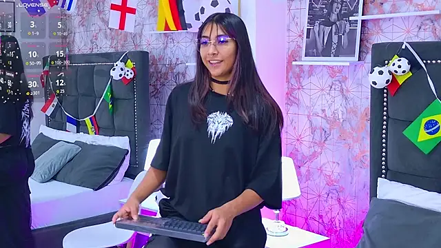 Raven Gloomy online show from 07/04/26, 12:21