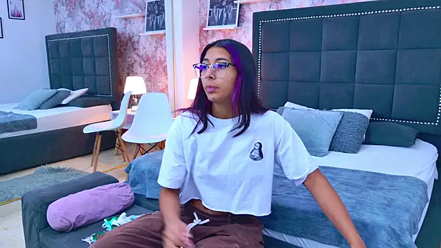 Raven Gloomy online show from 05/11/26, 12:28
