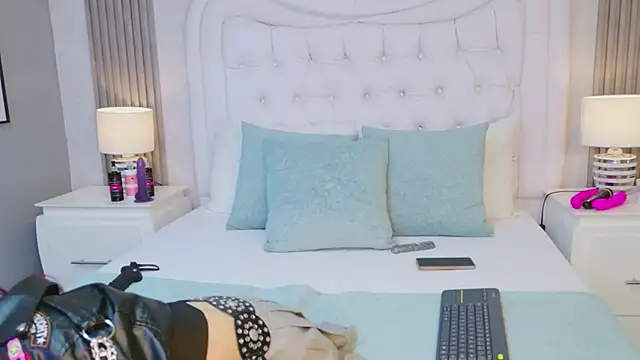 AntonellaEscudero online show from 03/06/26, 08:37