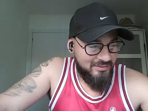 Snapshot of lachy2410 chatting on 07/15/26, 06:31 lachy2410 online show from 07/15/26, 06:31