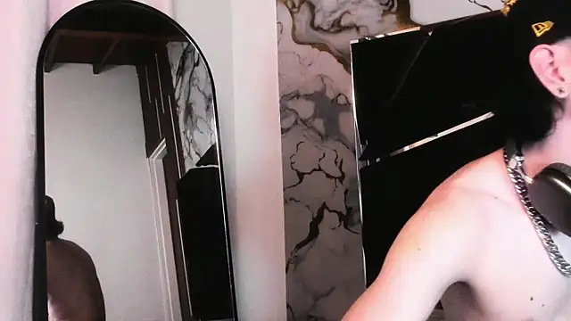 Couple In Heat online show from 04/21/26, 08:48