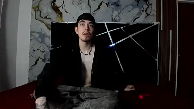 Snapshot of Couple_In_Heat chatting on 02/20/26, 08:11 Couple In Heat online show from 02/20/26, 08:11