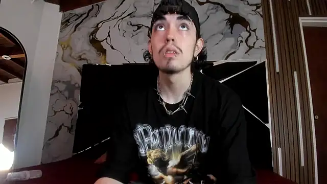 Snapshot of Couple_In_Heat chatting on 02/21/26, 07:38 Couple In Heat online show from 02/21/26, 07:38