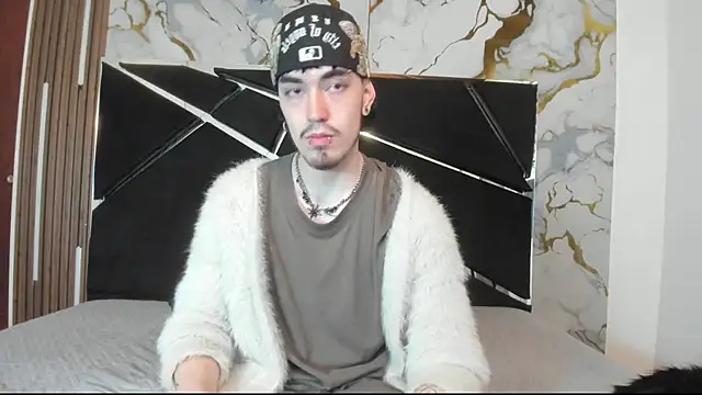 Couple In Heat online show from 04/08/26, 07:48