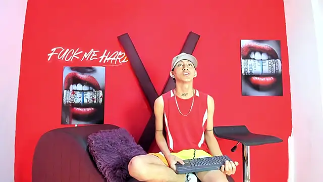 Snapshot of BOYS_PLAY chatting on 02/21/26, 01:24 BOYS PLAY online show from 02/21/26, 01:24