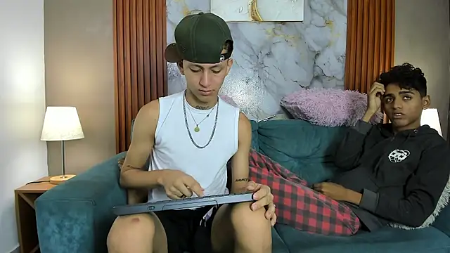 BOYS PLAY online show from 04/12/26, 01:25