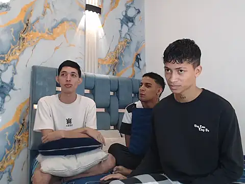 Snapshot of GOLD_BOYS chatting on 02/24/26, 01:12 GOLD BOYS online show from 02/24/26, 01:12