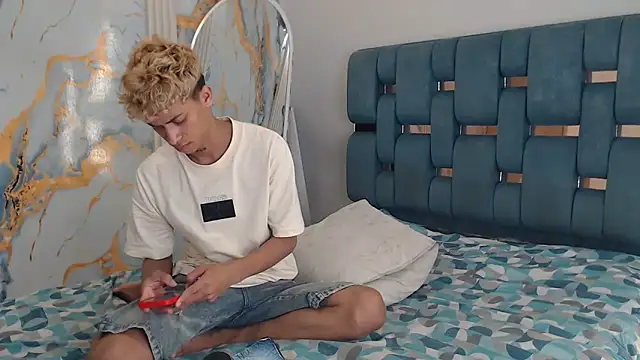 GOLD BOYS online show from 04/17/26, 06:49