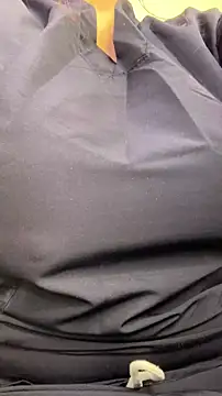 Snapshot of Sara25_07 chatting on 02/17/26, 11:51 Sara25 07 online show from 02/17/26, 11:51