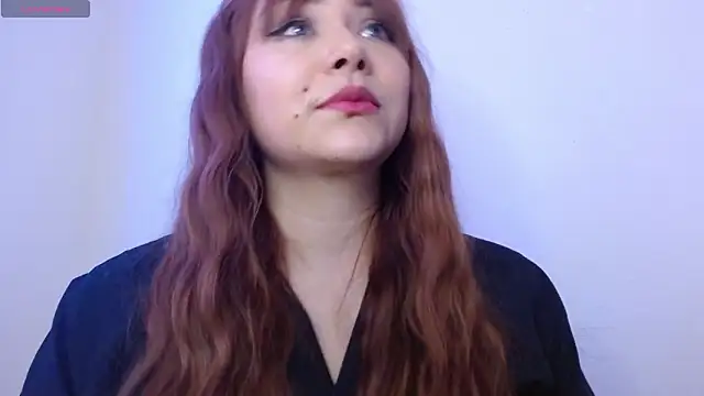 Snapshot of Sara25_07 chatting on 02/18/26, 05:05 Sara25 07 online show from 02/18/26, 05:05