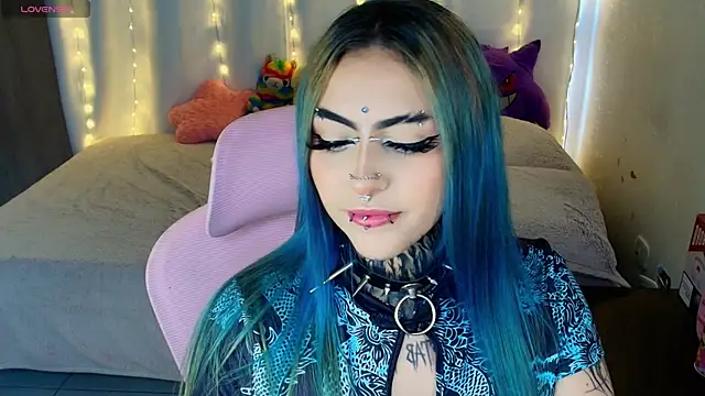 Snapshot of maliciaXpoison chatting on 05/30/26, 10:48 maliciaXpoison online show from 05/30/26, 10:48
