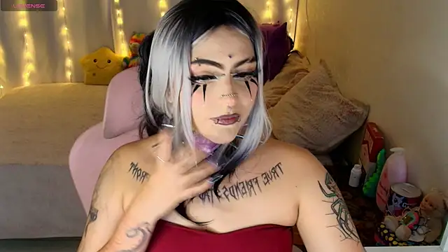 maliciaXpoison online show from 04/03/26, 11:22