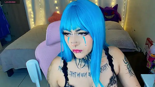 Snapshot of maliciaXpoison chatting on 05/20/26, 02:52 maliciaXpoison online show from 05/20/26, 02:52
