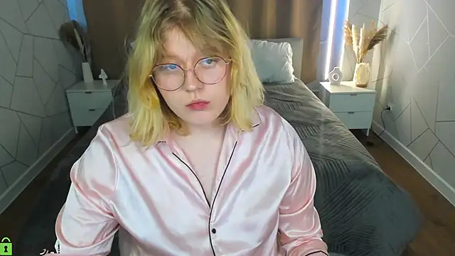 luna c0ra online show from 04/09/26, 01:07