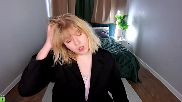 luna c0ra online show from 03/12/26, 09:35