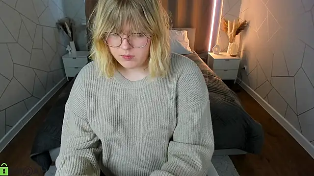 luna c0ra online show from 04/01/26, 01:08