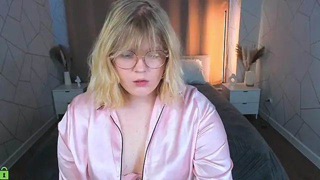 luna c0ra online show from 04/10/26, 01:12