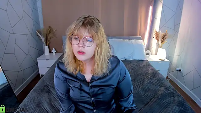 luna c0ra online show from 02/22/26, 01:08