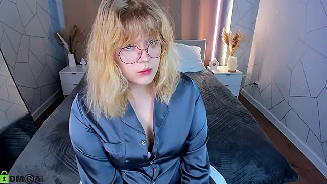 luna c0ra online show from 02/21/26, 01:18