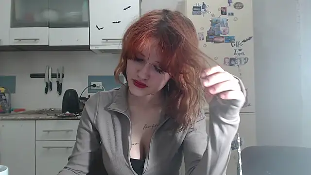 Snapshot of SolarAdrienne chatting on 02/27/26, 05:35 SolarAdrienne online show from 02/27/26, 05:35