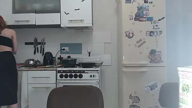 Snapshot of SolarAdrienne chatting on 02/25/26, 01:22 SolarAdrienne online show from 02/25/26, 01:22