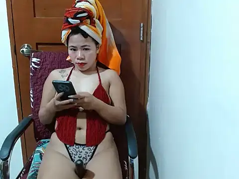 Snapshot of Petite_Jeramae22 chatting on 06/16/26, 02:44 Petite Jeramae22 online show from 06/16/26, 02:44