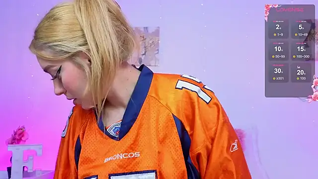 Emma softt online show from 05/18/26, 01:06