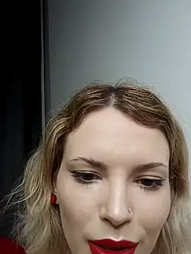 Snapshot of VinylKiss chatting on 02/26/26, 01:38 VinylKiss online show from 02/26/26, 01:38