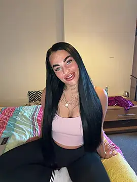 Snapshot of Darkfantisyx chatting on 02/20/26, 04:42 Darkfantisyx online show from 02/20/26, 04:42